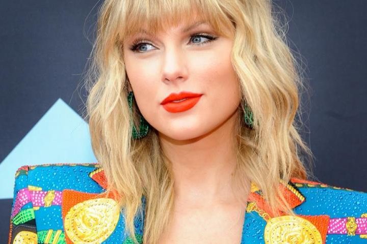 Taylor Swift deja Sony y firma en exclusiva con Universal Music